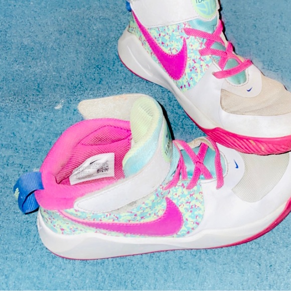 Nike Kids’ girls shoes, size 1 Great condition. - Picture 3 of 5